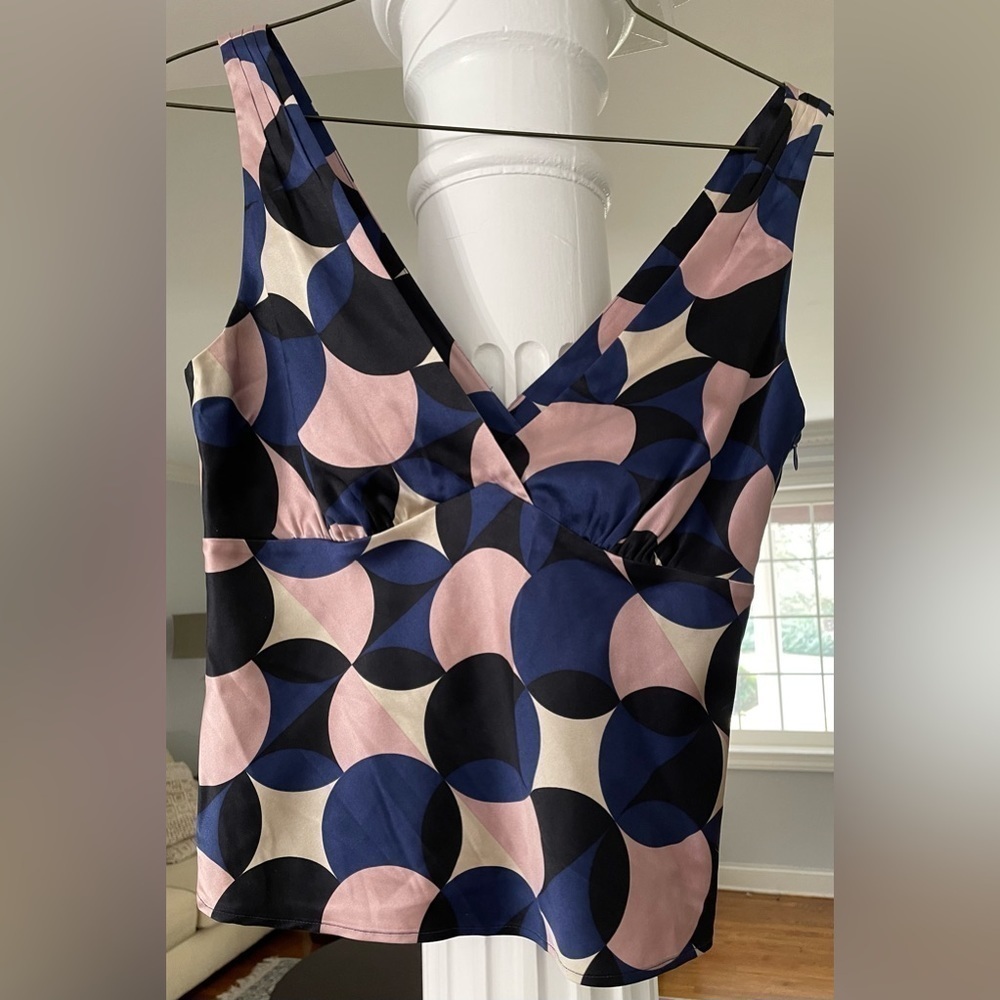 How& wen women: silk tank top size medium with geometric print in multi color